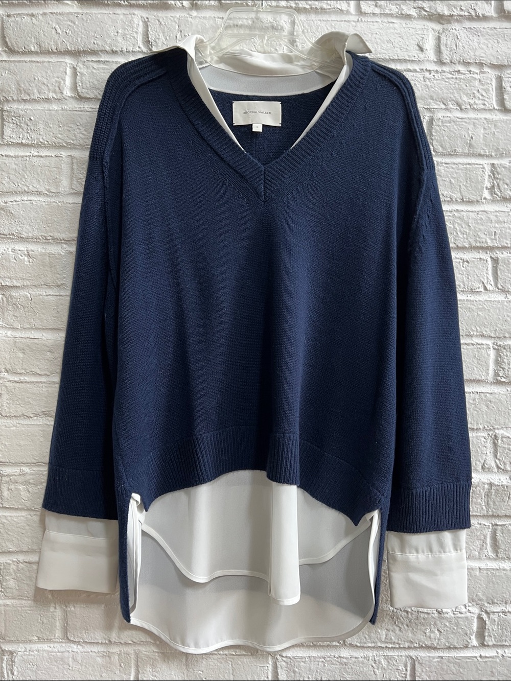 BROCHU WALKER Blue V-Neck Long sleeve Sweater Layered Look Sewn in White Shirt - Picture 3 of 16